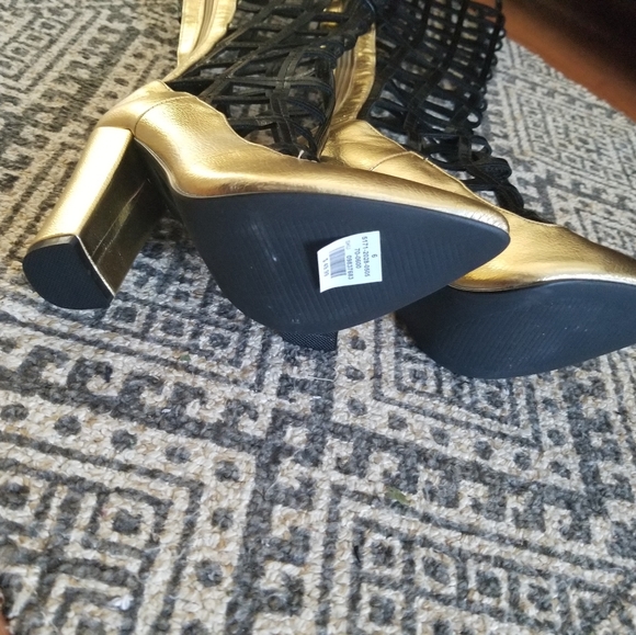 Thigh high caged boots - Picture 2 of 5